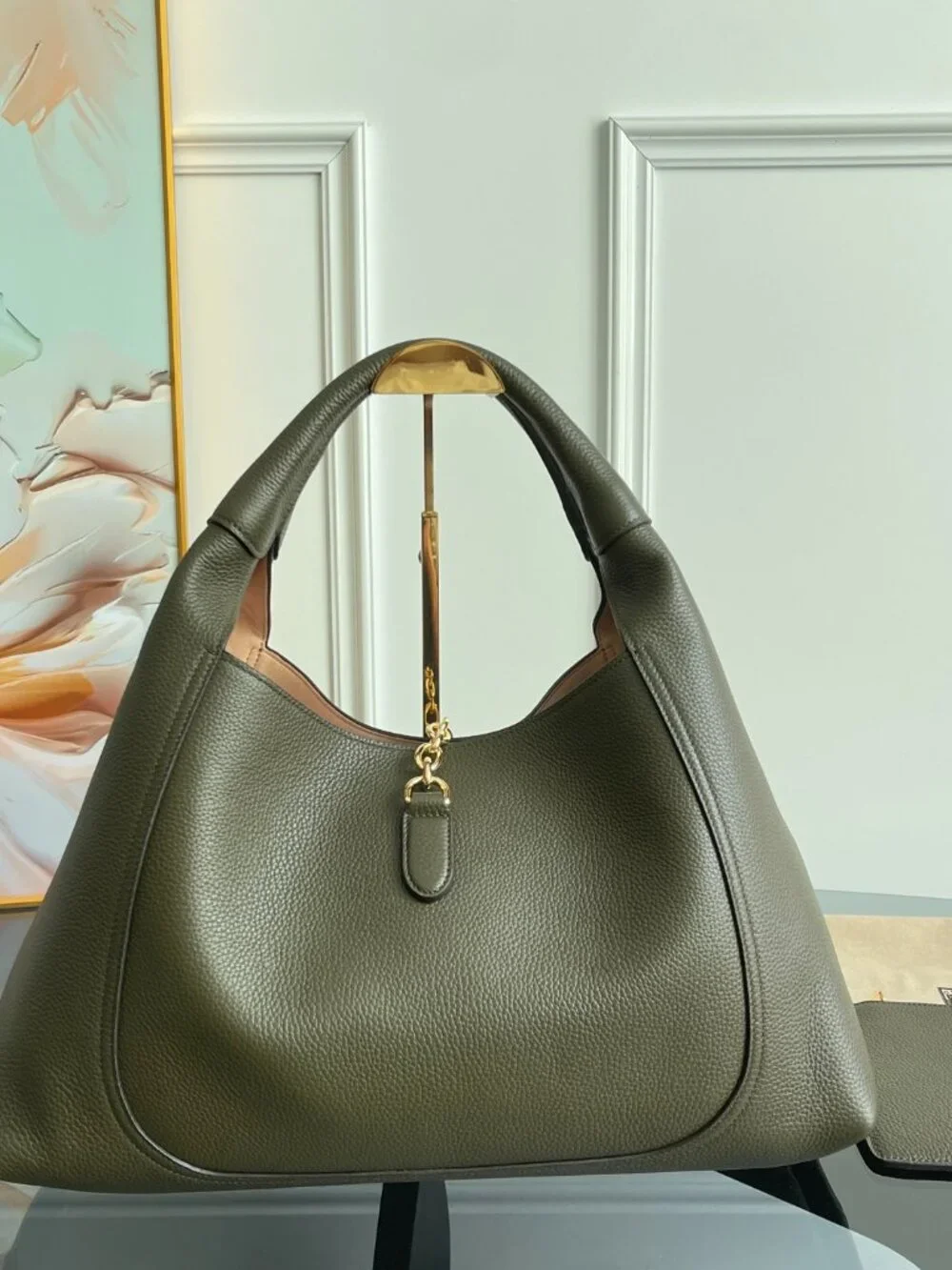 Gucci. dimensions 46